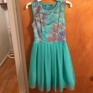 Perfect pastel dress!